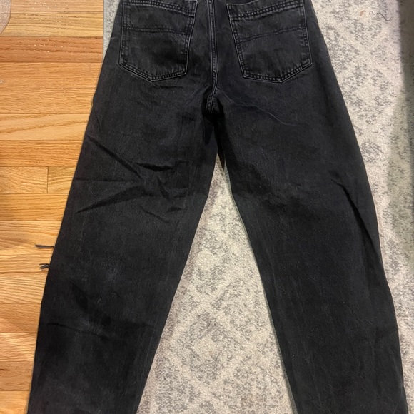 Top shop baggie jeans with rips on knees. Worn 10 times. - Picture 2 of 4